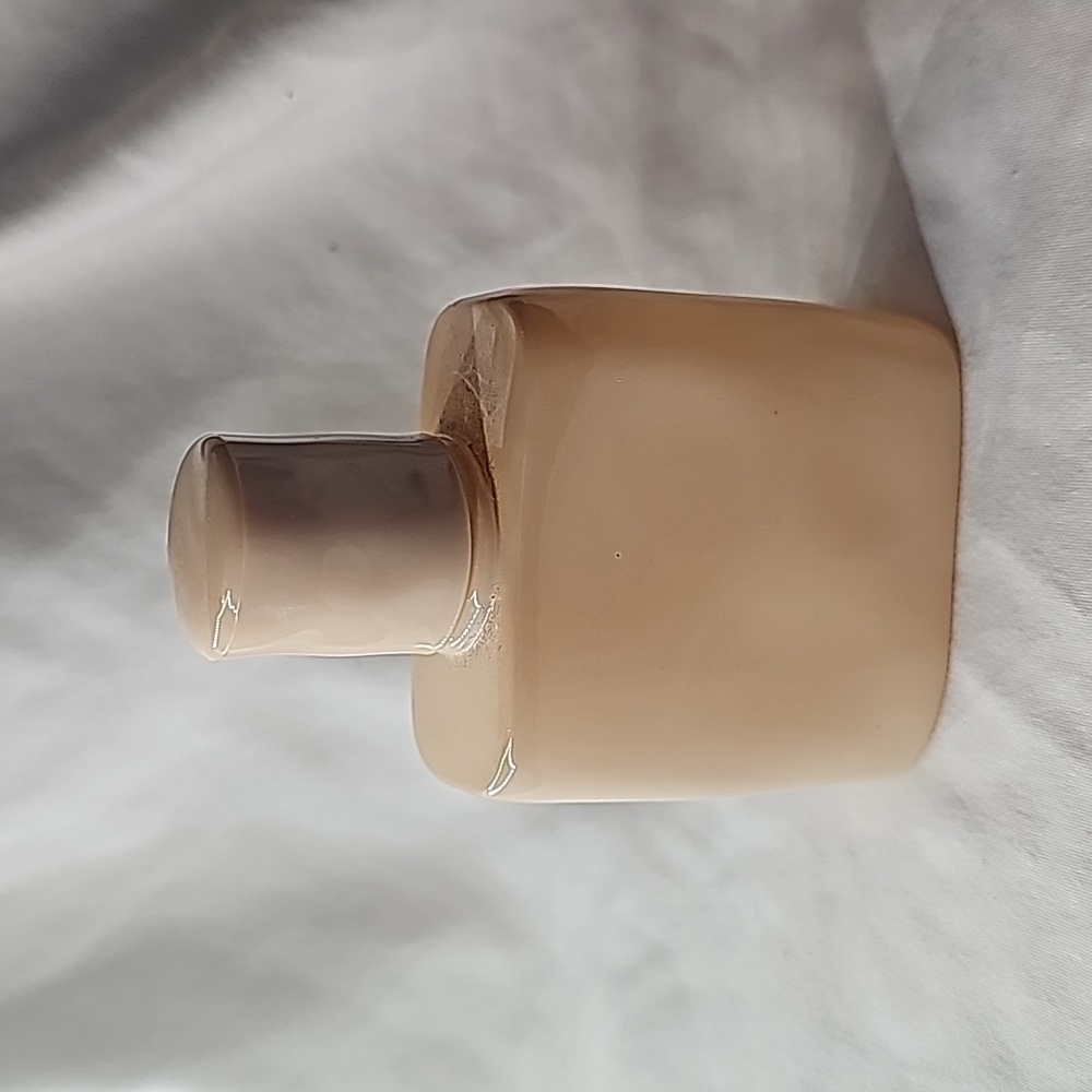 KKW Fragance in Nude Sand